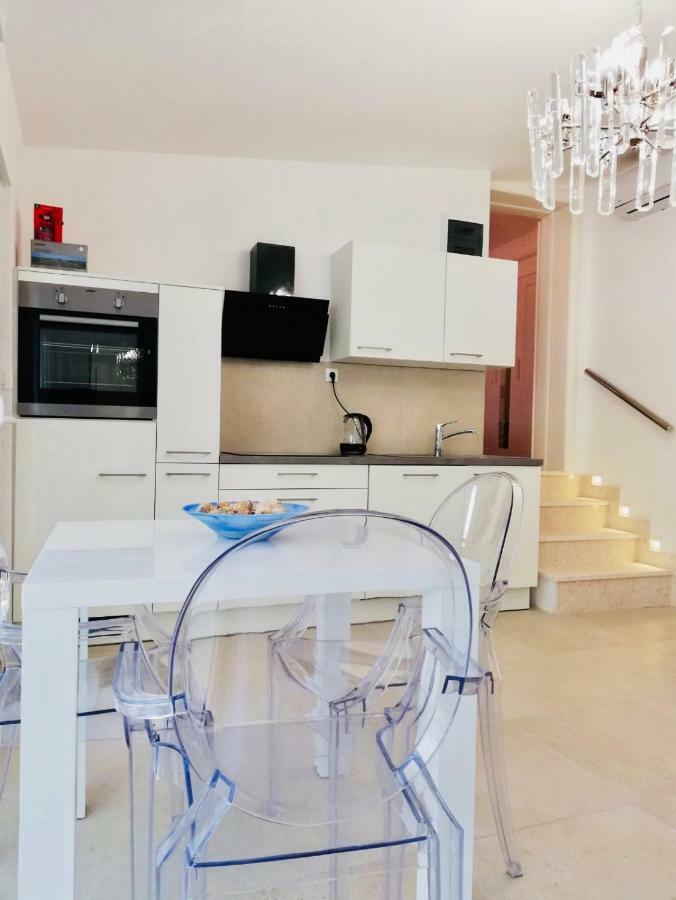 Apartments Villa Lux Дуги-Рат Экстерьер фото